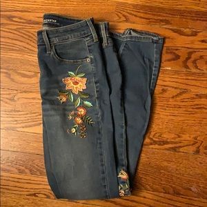 Old Navy embroidered Rockstar skinny jeans